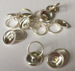 10 Perlenkappen mit Öse und Ring